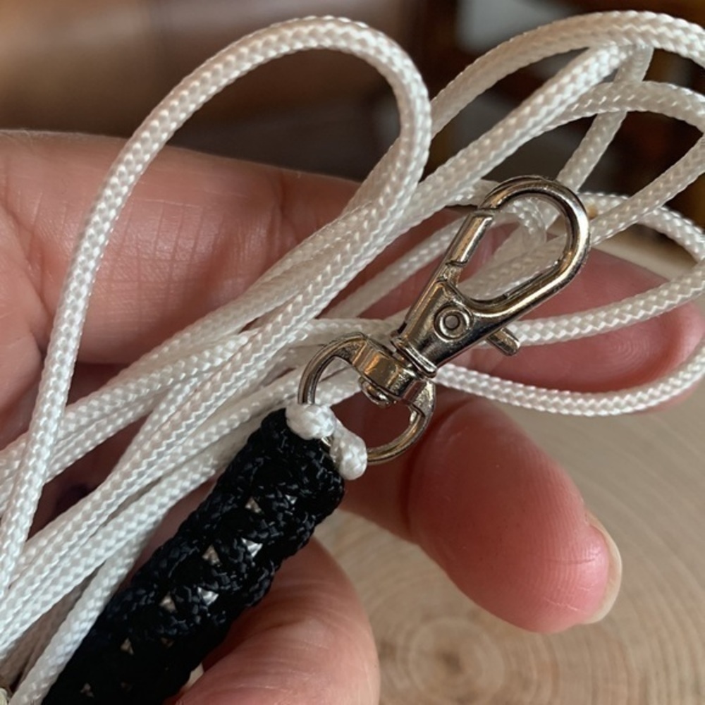 Lanyard white and black self adjustable